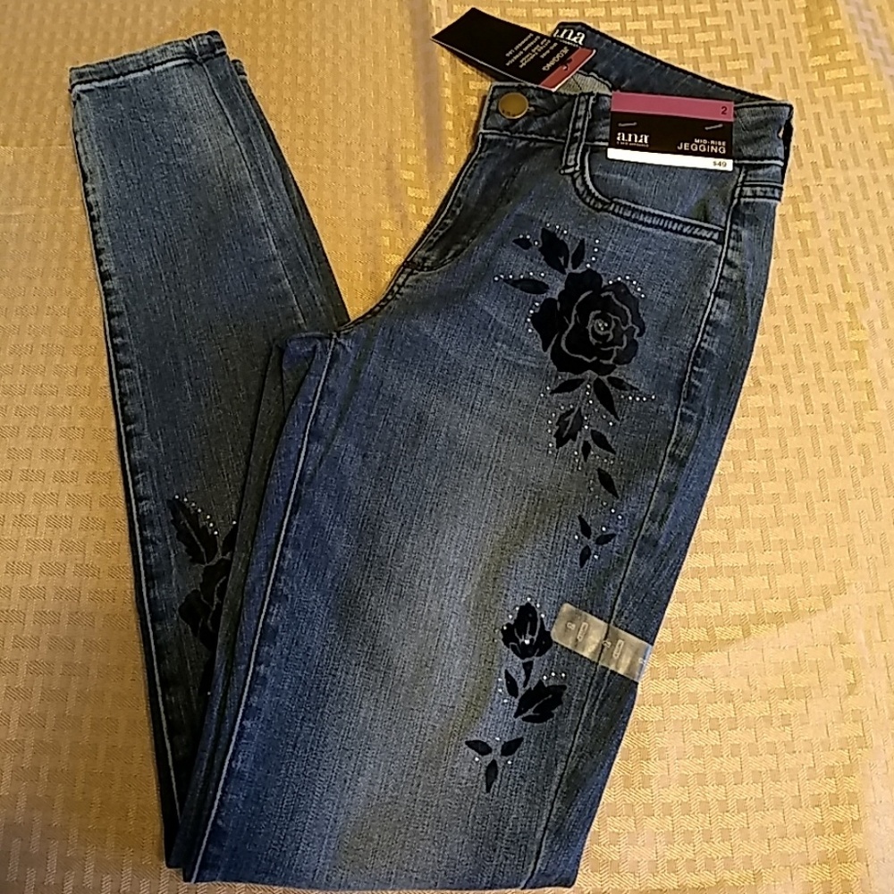 ✓ a.n.a mid rise Jegging jeans